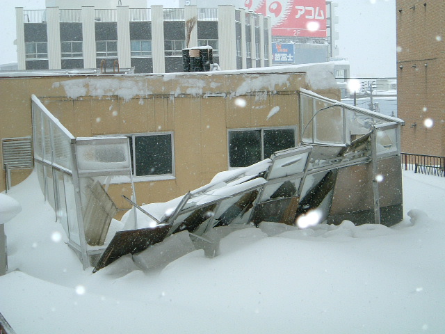 除雪によりサンルーム損壊 サンルーム新設工事 株式会社 落合建設